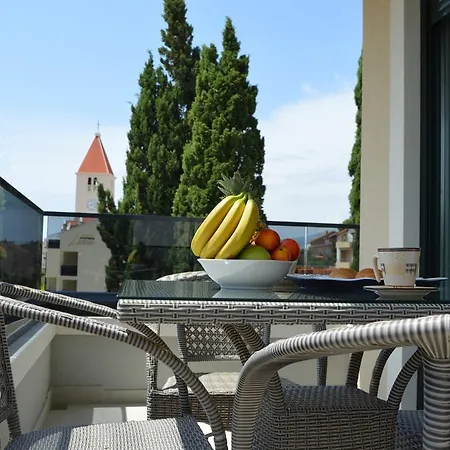 Apartament Jakov *